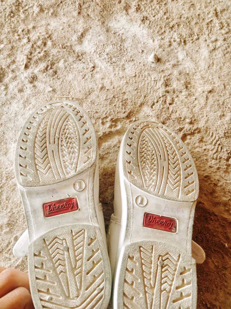 School 👟