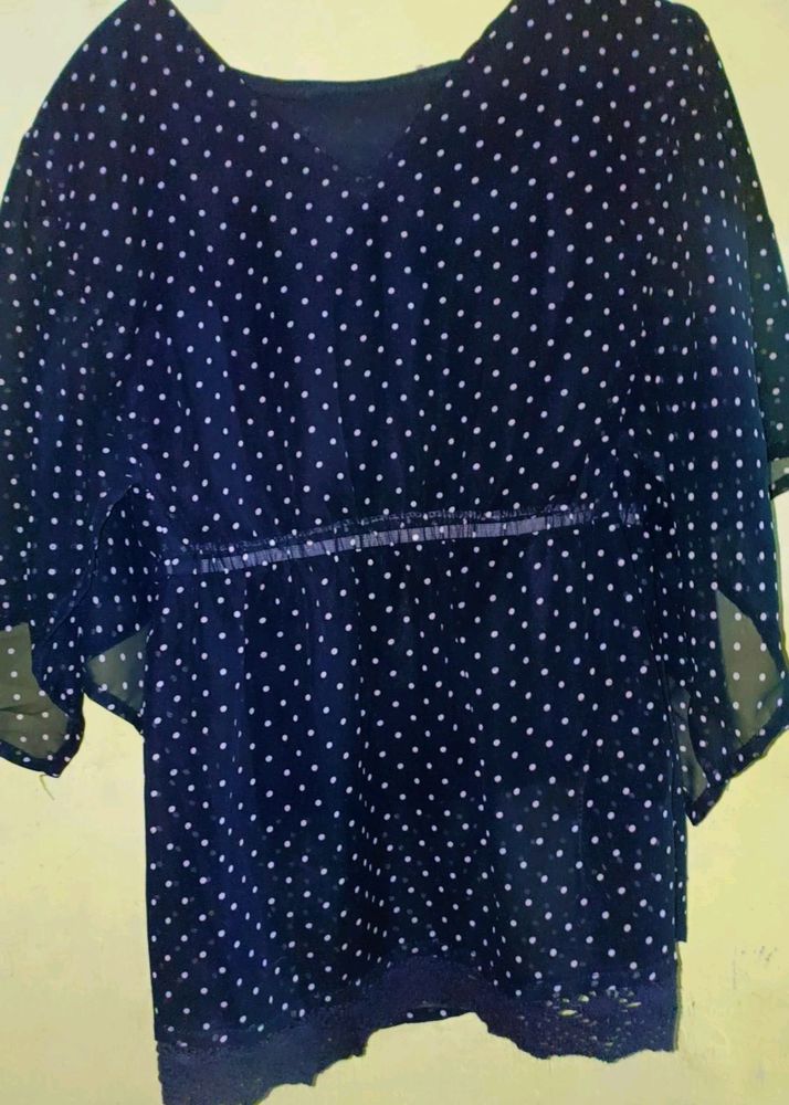 It&#39;s Beautiful Black Top With White Point On It