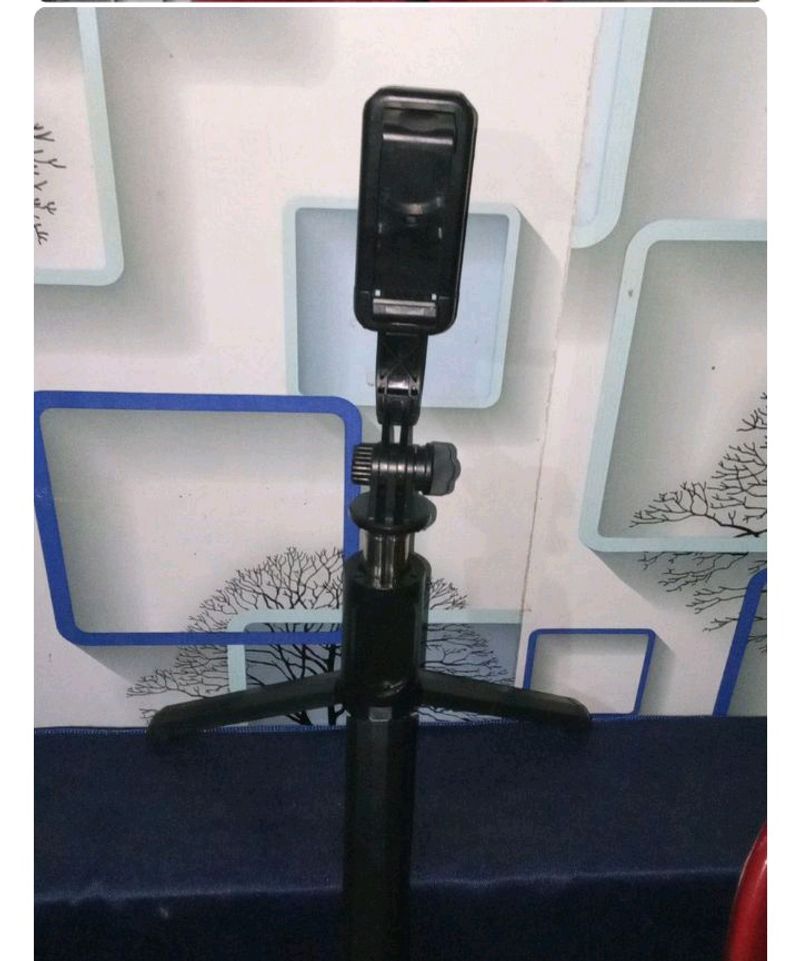 4 in 1 Extendable Selfie Stick 360 Rotation Tripod