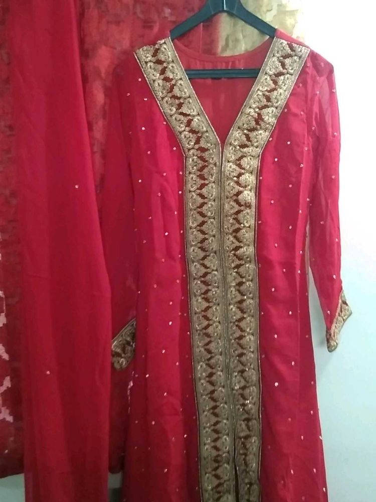 Red &amp; Gold Salwar Kameez