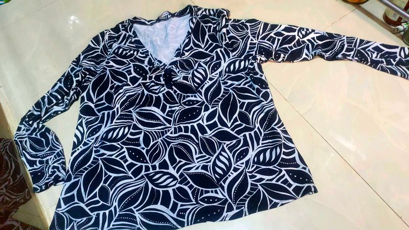 Leaf Print Long Sleeve Top
