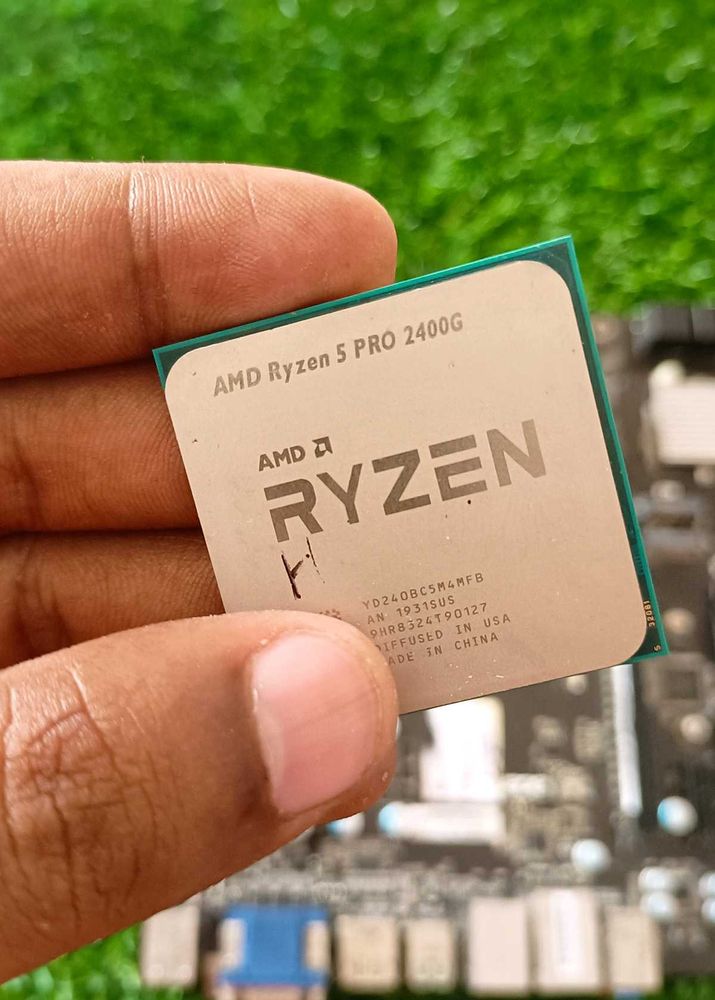 AMD RYZEN 5 2400G Gaming Processor (Working)
