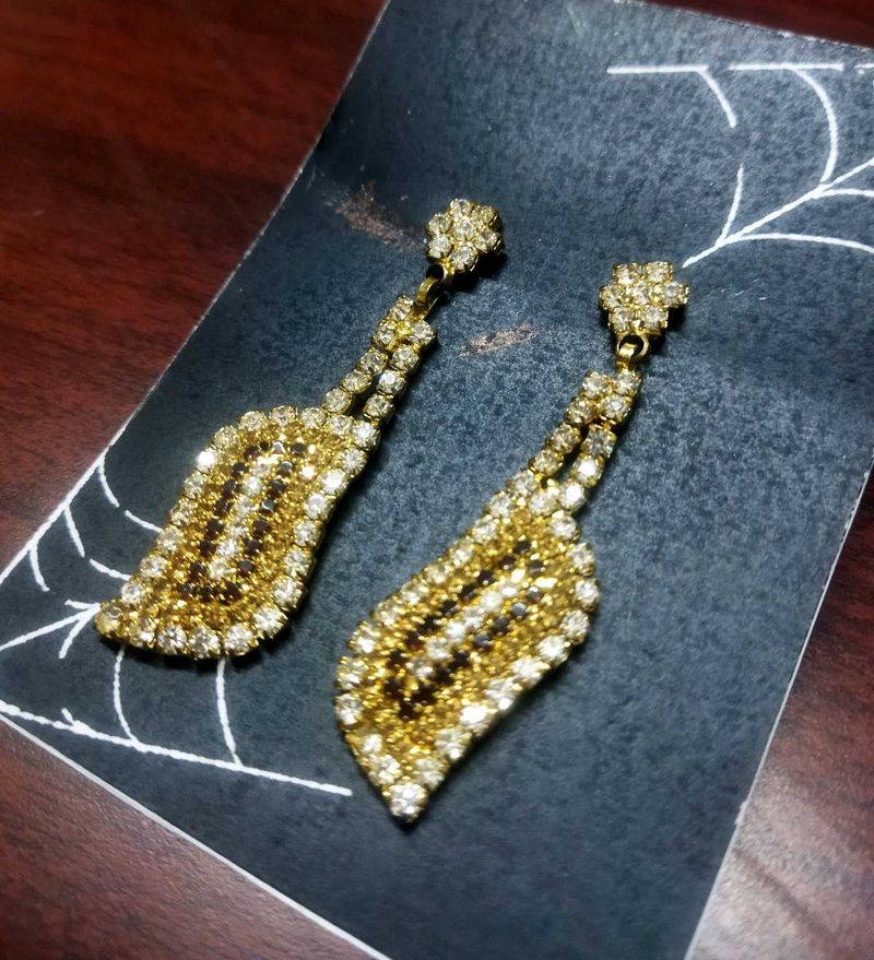 Sparkling Gold Dangle Earrings
