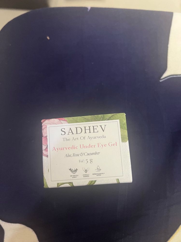 Sadhev Ayurvedic Under Eye Gel