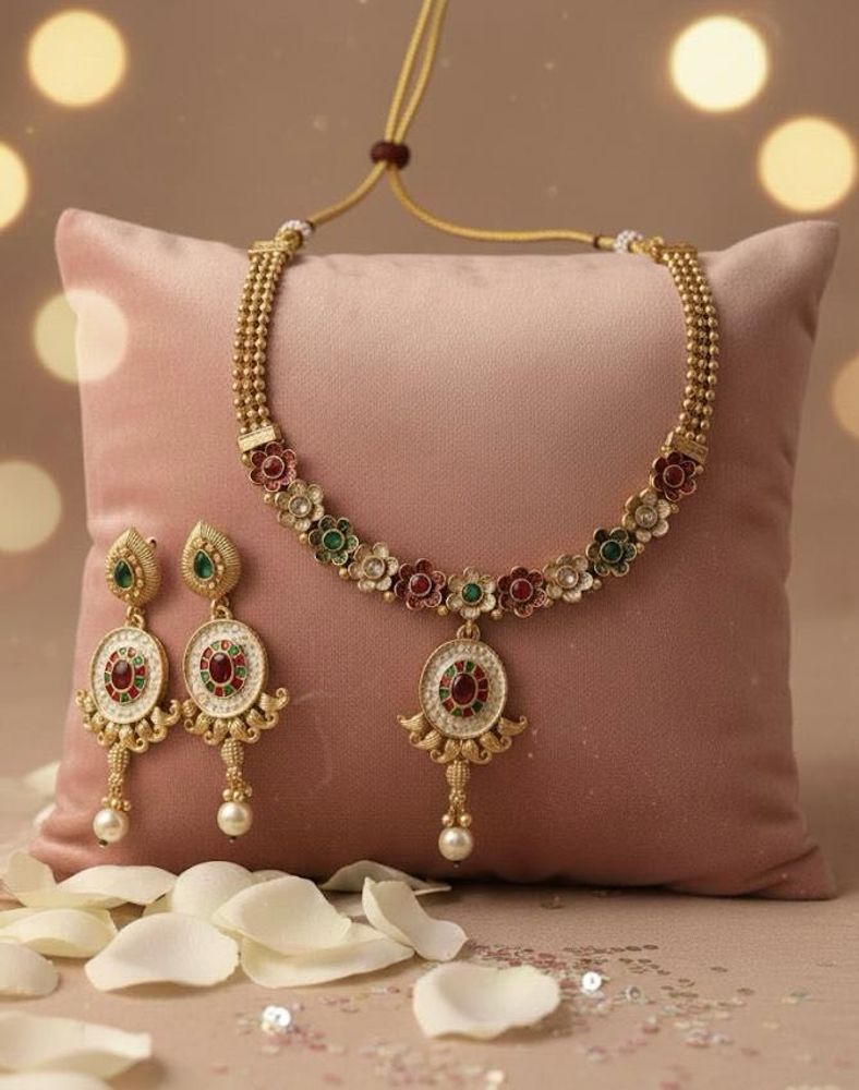 Elegant Floral Necklace Set