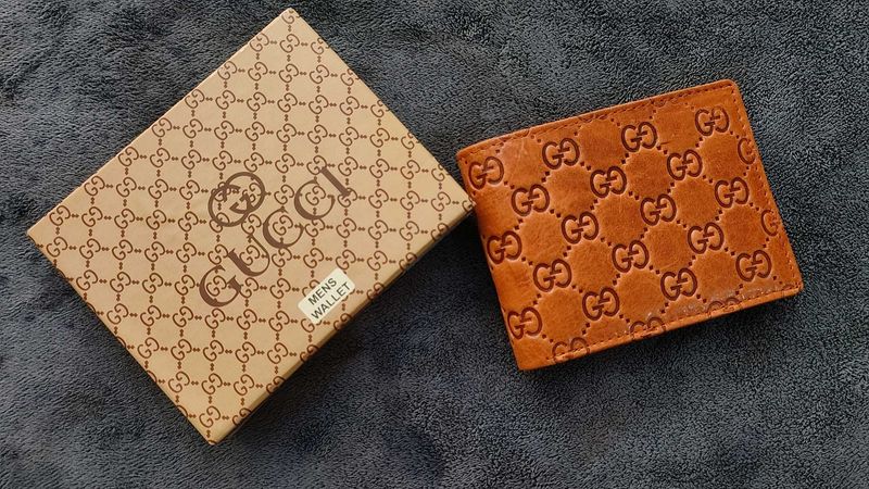 Gucci men&#39;s wallets high quality