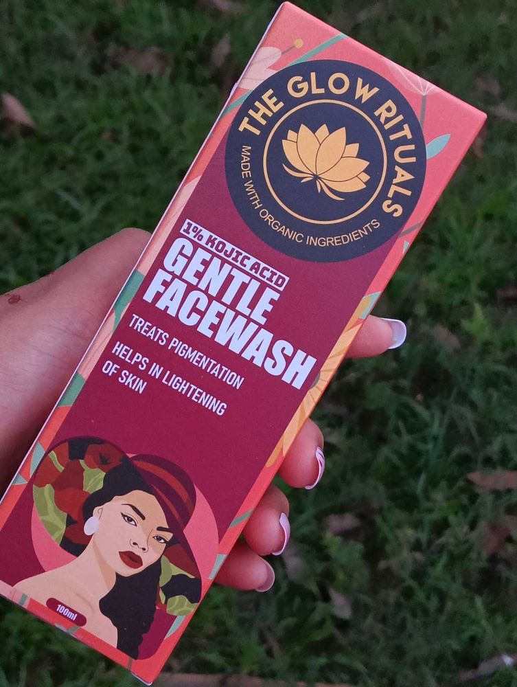 The Glow Rituals Gentle Facewash