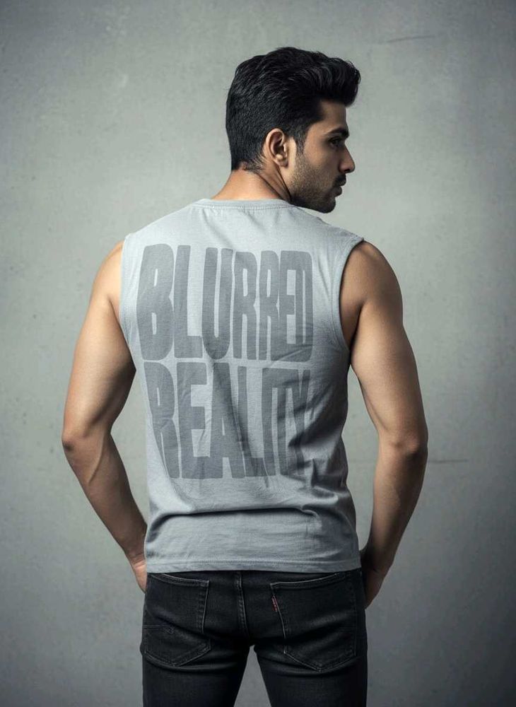 Gym &#39;Blurred Reality&#39; Tank