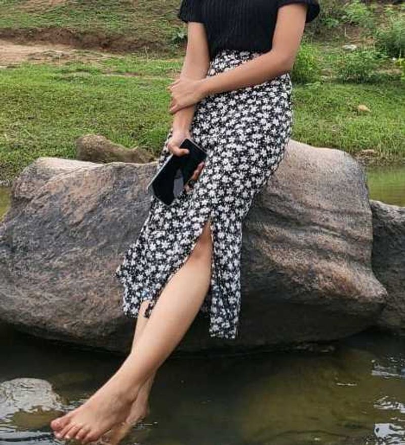Floral Print Midi Skirt