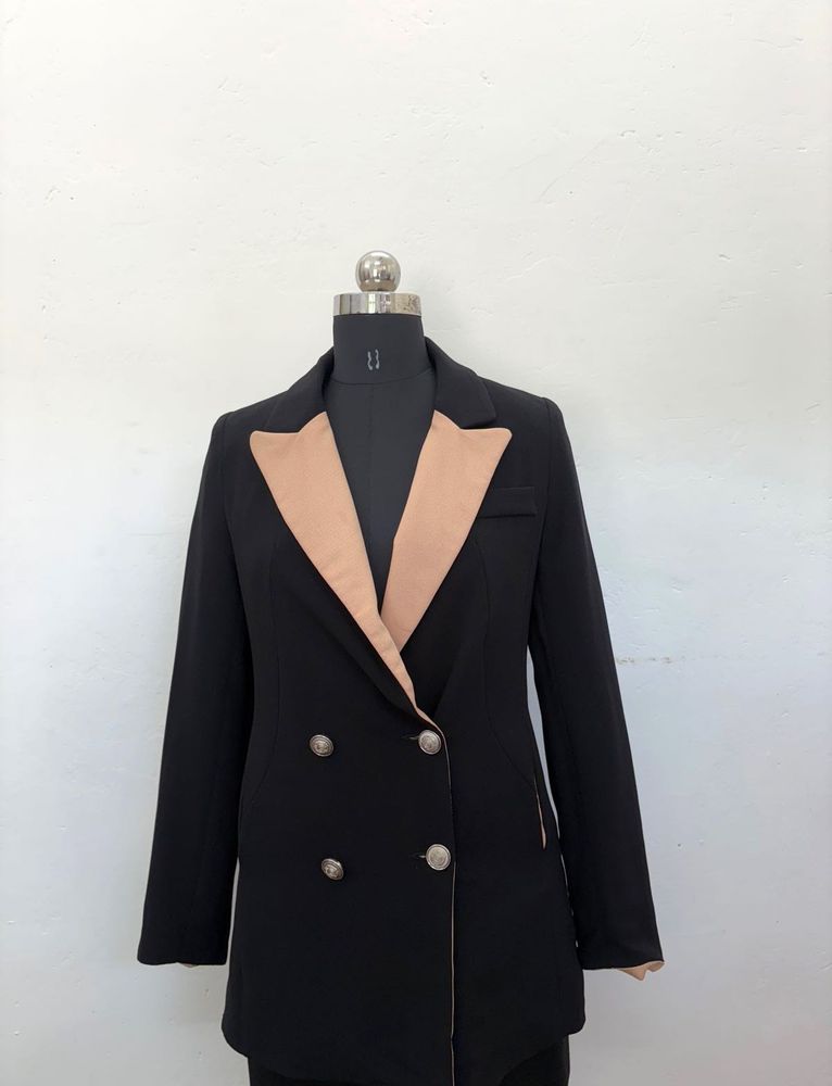 Chic Black Blazer