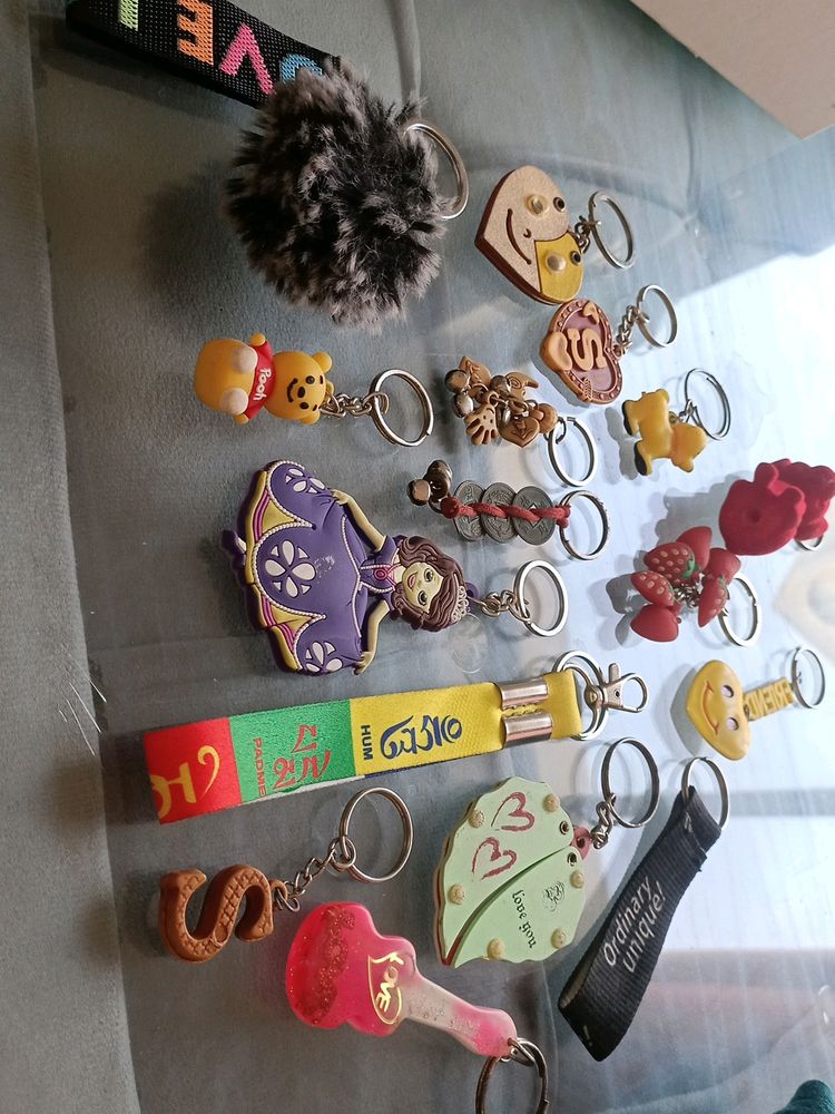 Keyrings Set (16)
