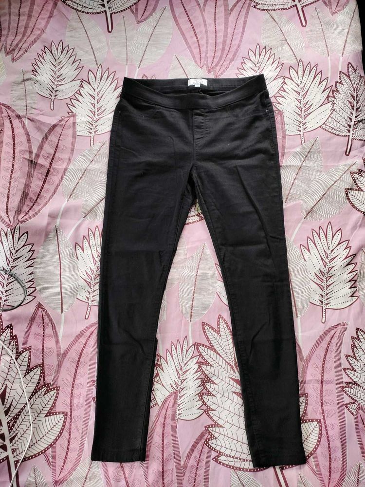 🌸Black Pull-On Jeggings