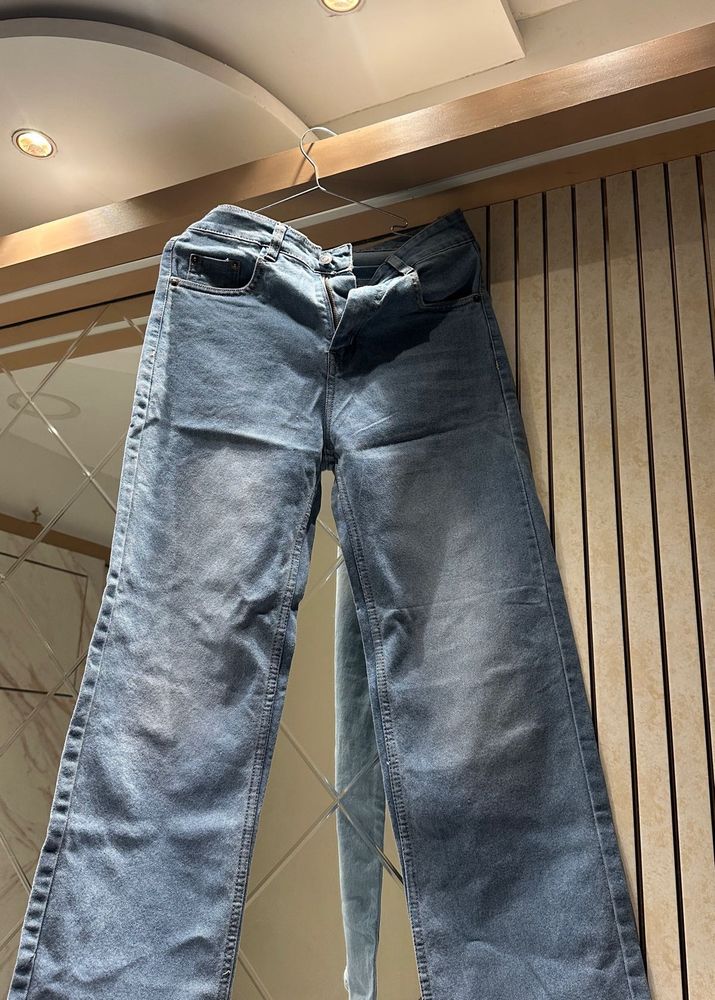 Blue straight leg pant