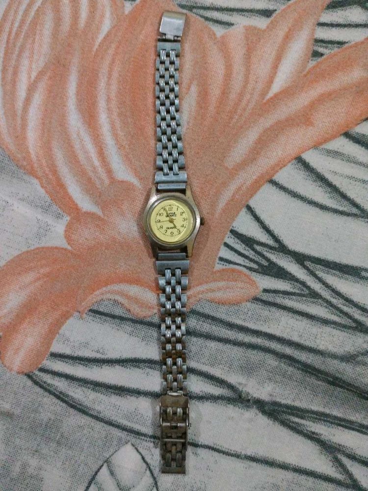 Elegant Men , Women Watch