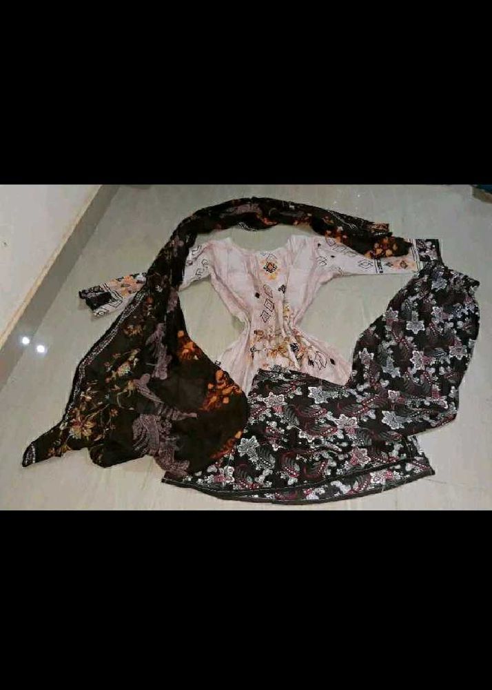 Woman Kurta Set