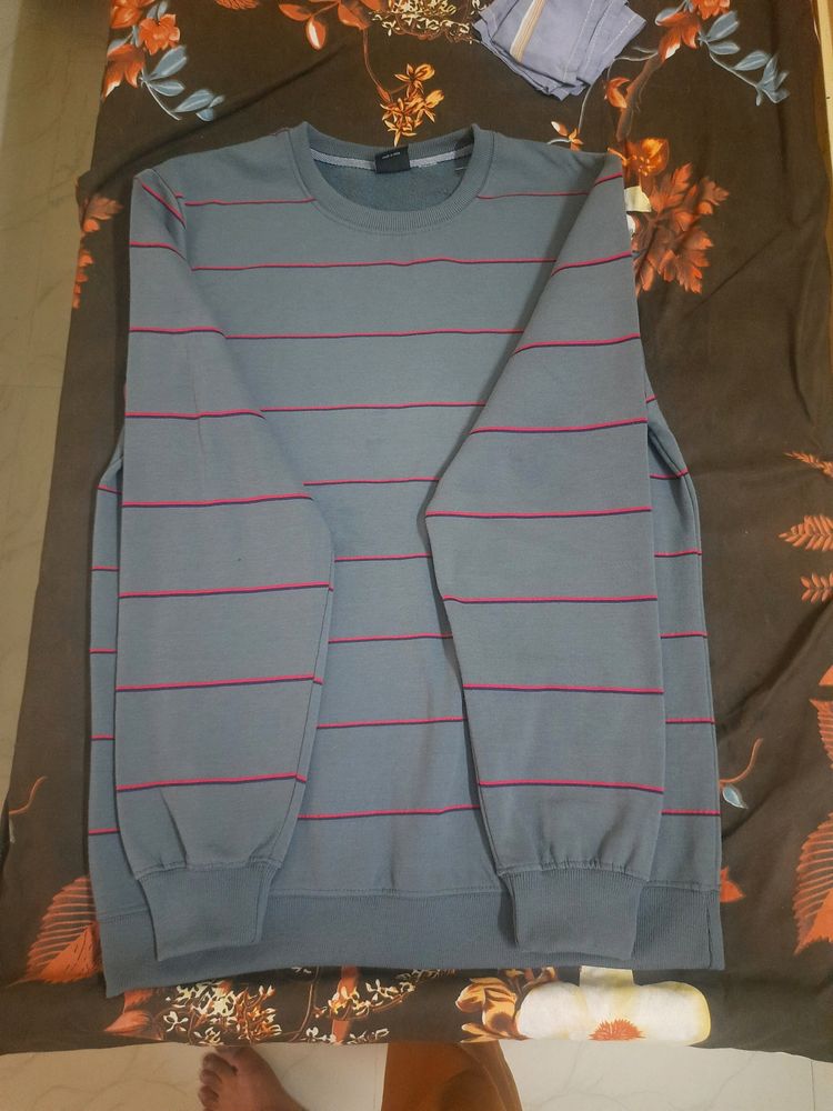 Grey Sweatshirt With Red Stripes - XL Size