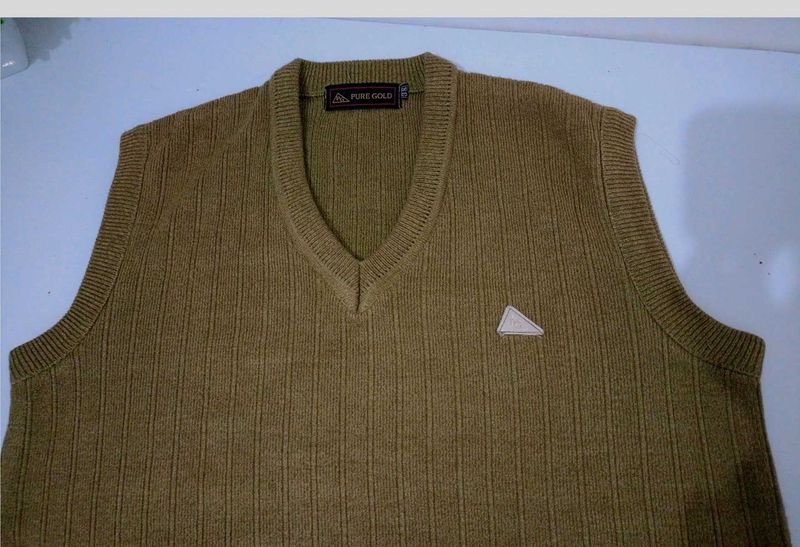Pure Gold Knit Vest