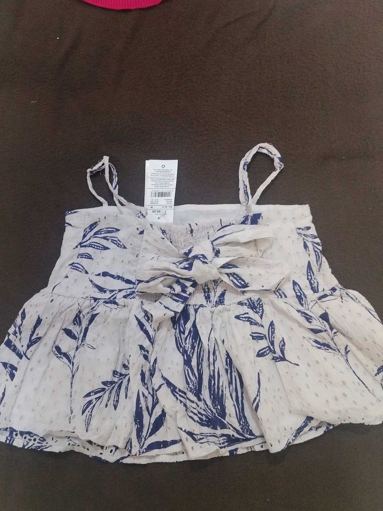 Leaf Print Sleeveless Top