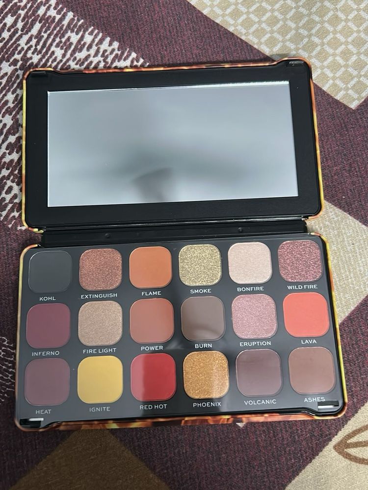Makeup Revolution Flawless Fire Palette