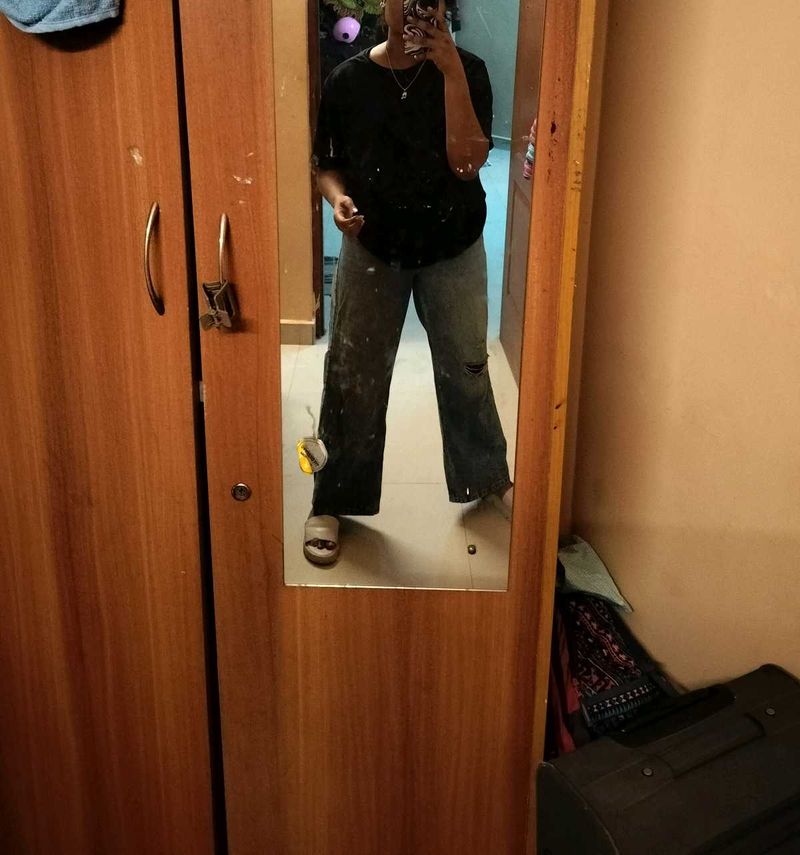 torned denim jean