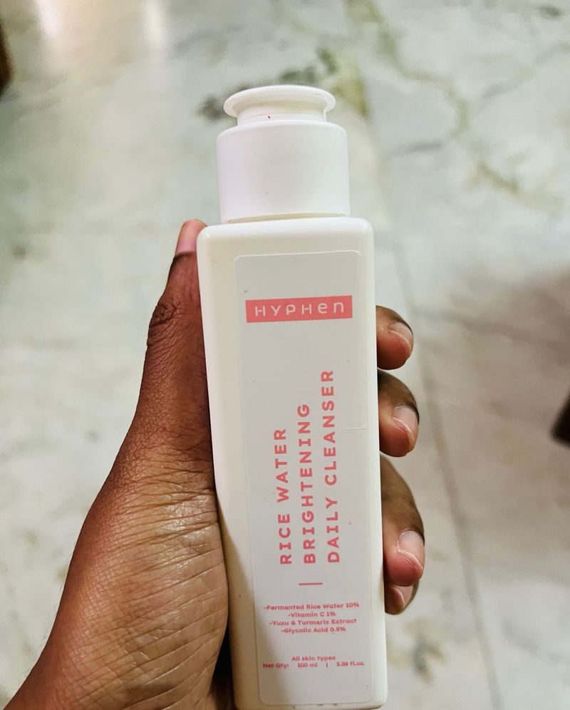 hyphen rice brightening face wash