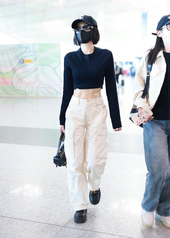 Women’s cropped sweater