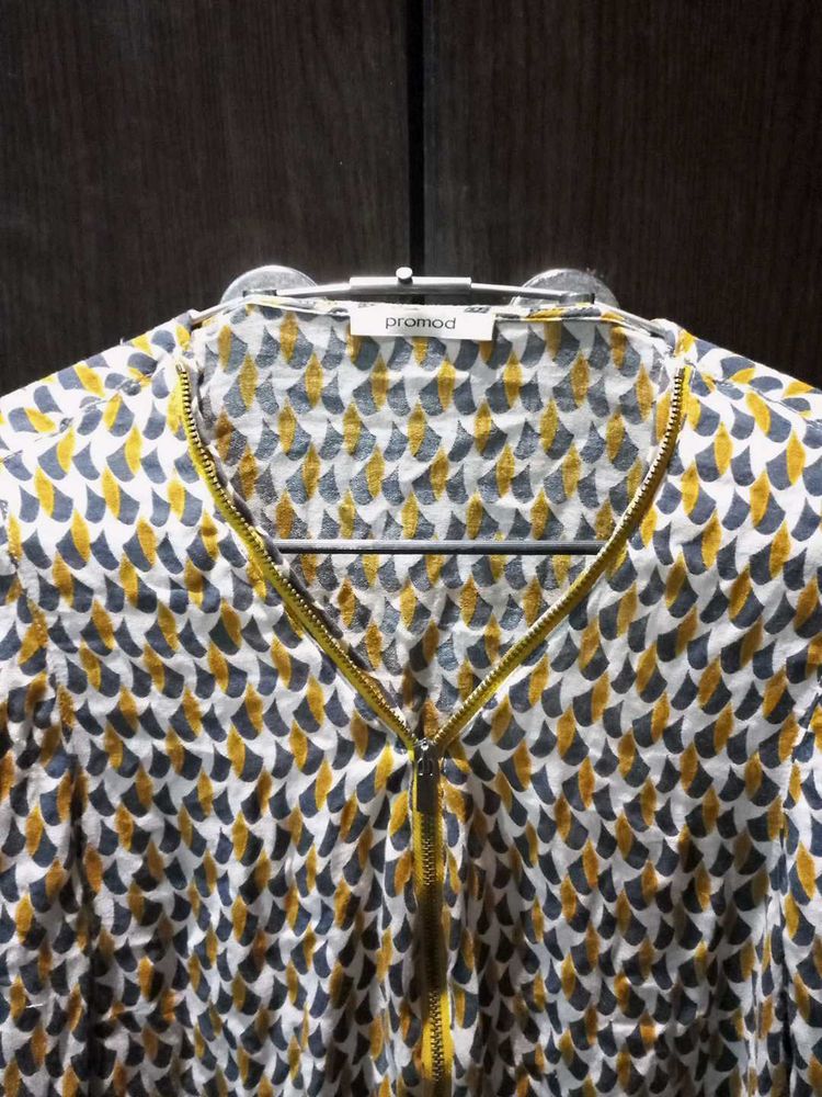 Patterned Long Sleeve Top