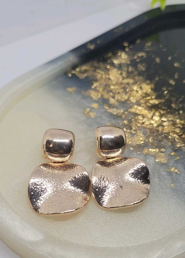Rosegold Metalic Earrings