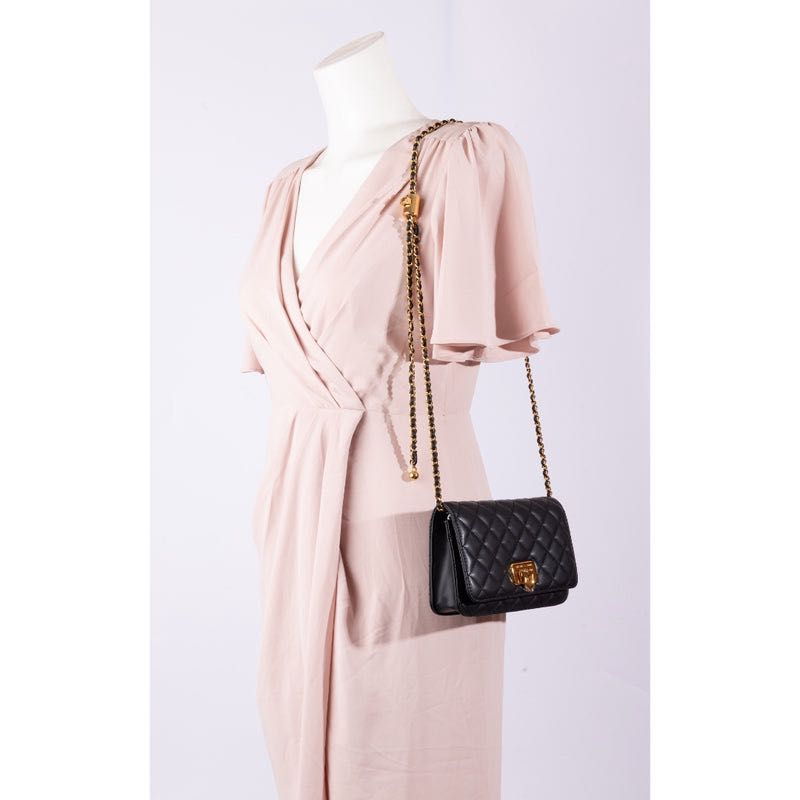 Charles &amp; keith Cressida Quilted Push-Lock Clutch