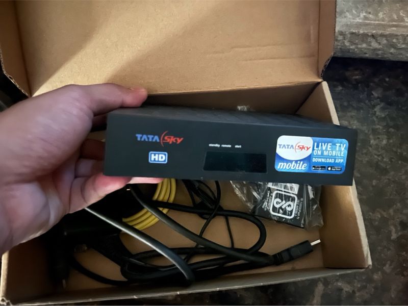 Tata Sky Hd Setup Box 3 Month Old Selling Becuase