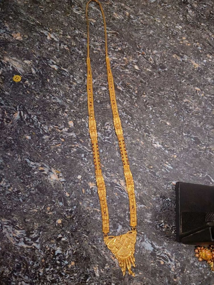 Elegant Gold Necklace