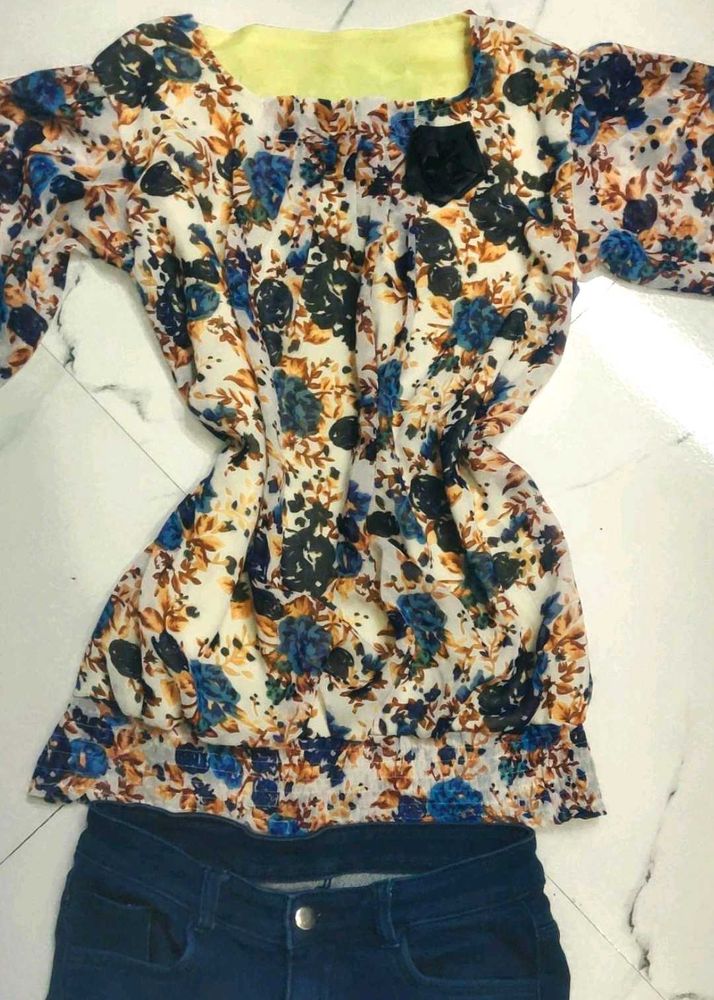 Floral blouson full sleeves top