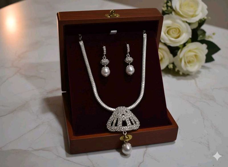 Elegant Necklace &amp; Earring Set