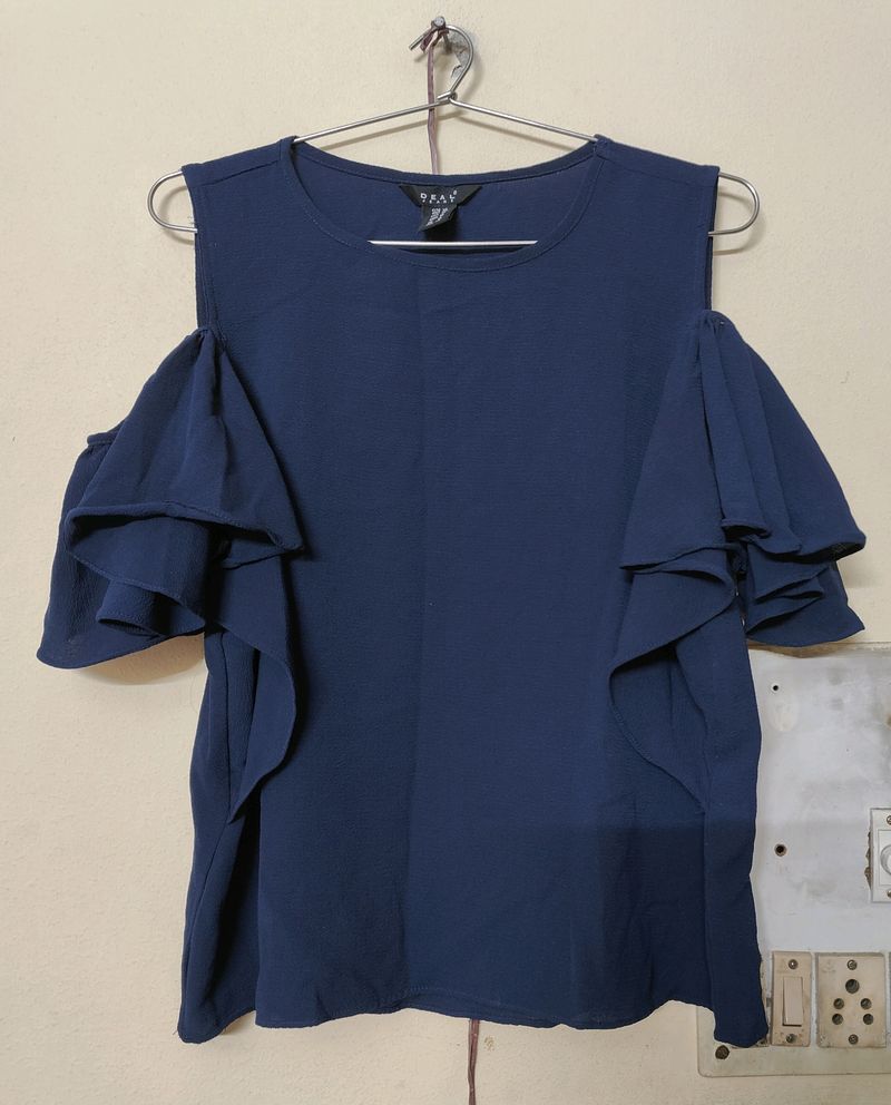 Deal Jeans Cold Shoulder Top