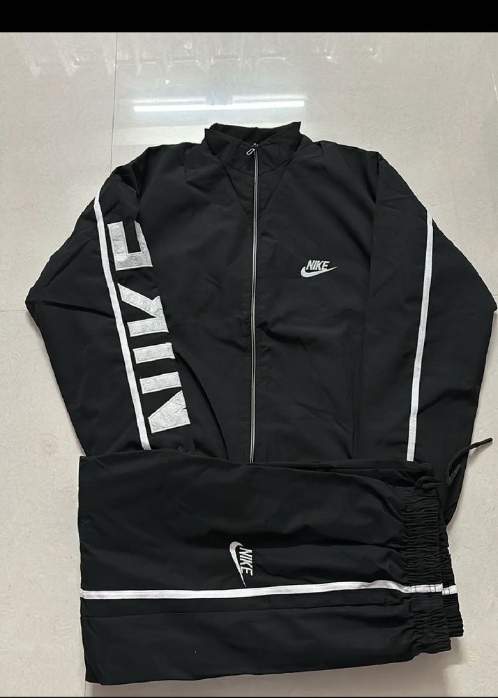 Nike Men’s Tracksuit