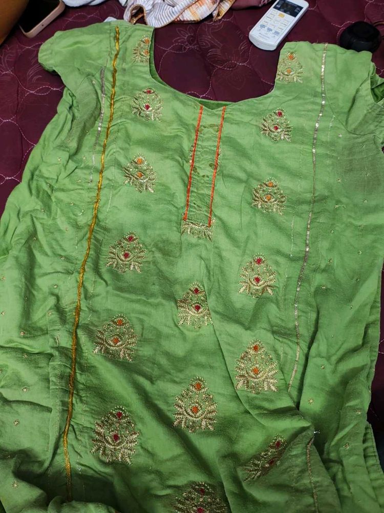 Green Embroidered Kurta