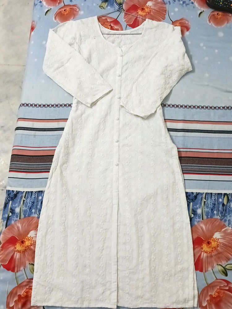 Chikankari White Kurta In Cotton Fabric