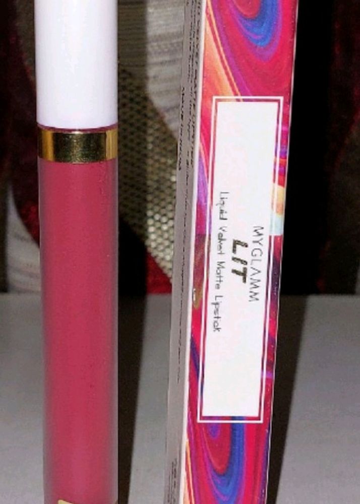 MyGlamm Lit Liquid Matte PinkVisitObsession Lipstick.