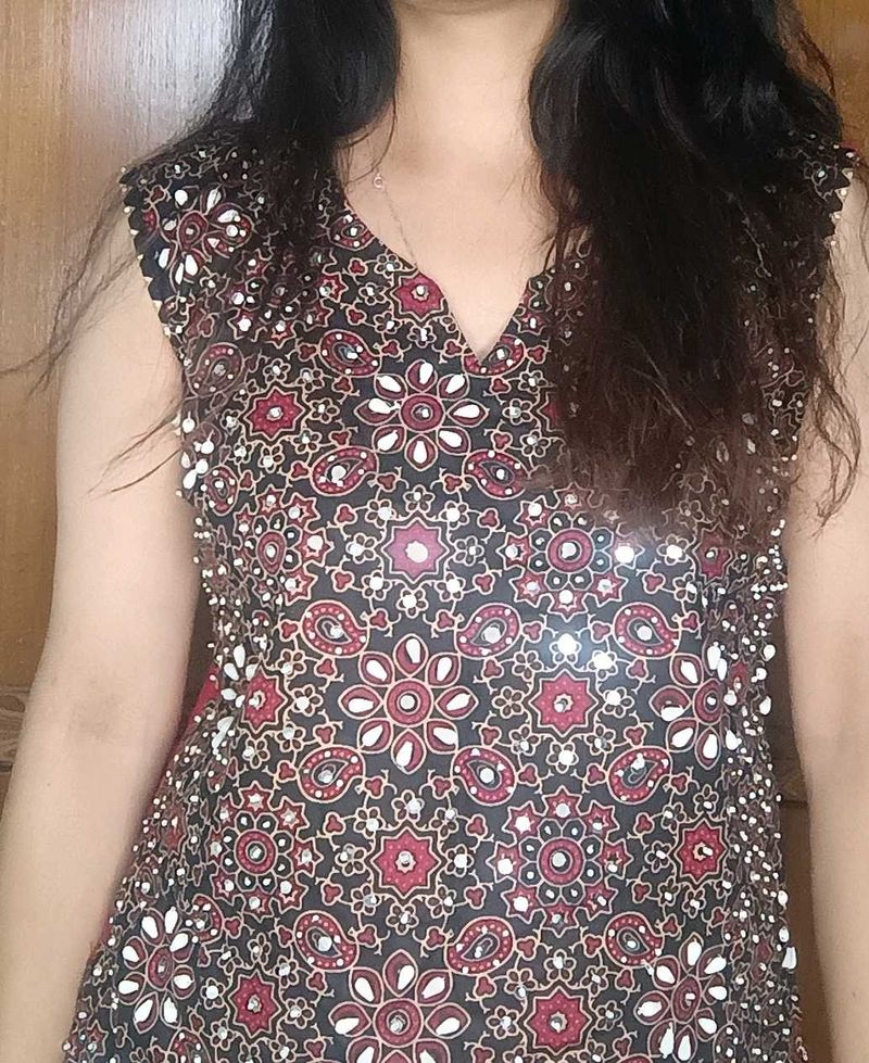 Patterned Sleeveless Top