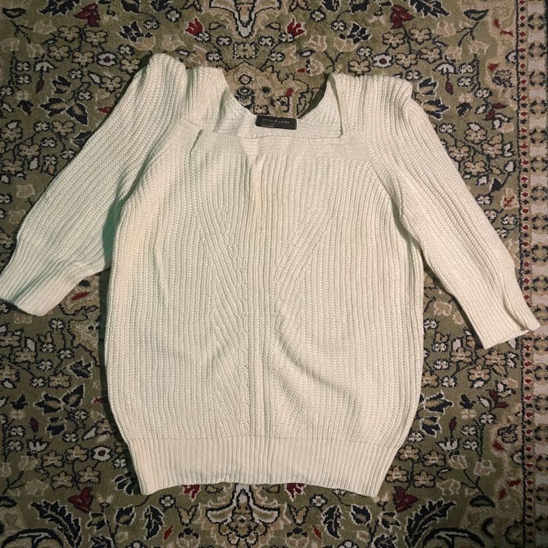 Preppy White sweater