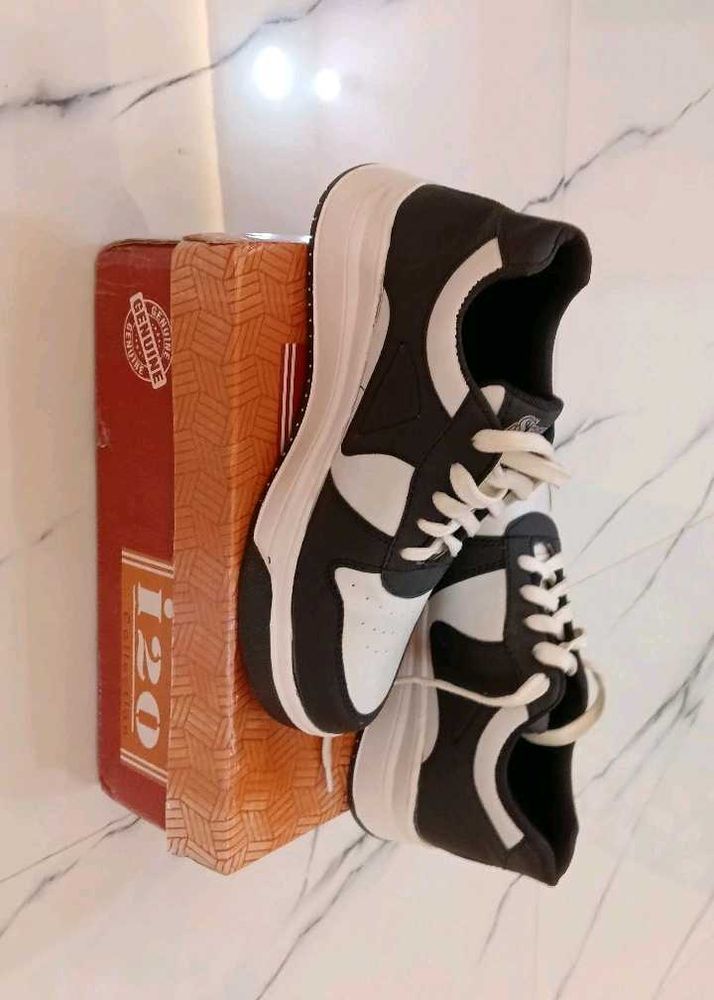 Stylish Black &amp; White Sneakers