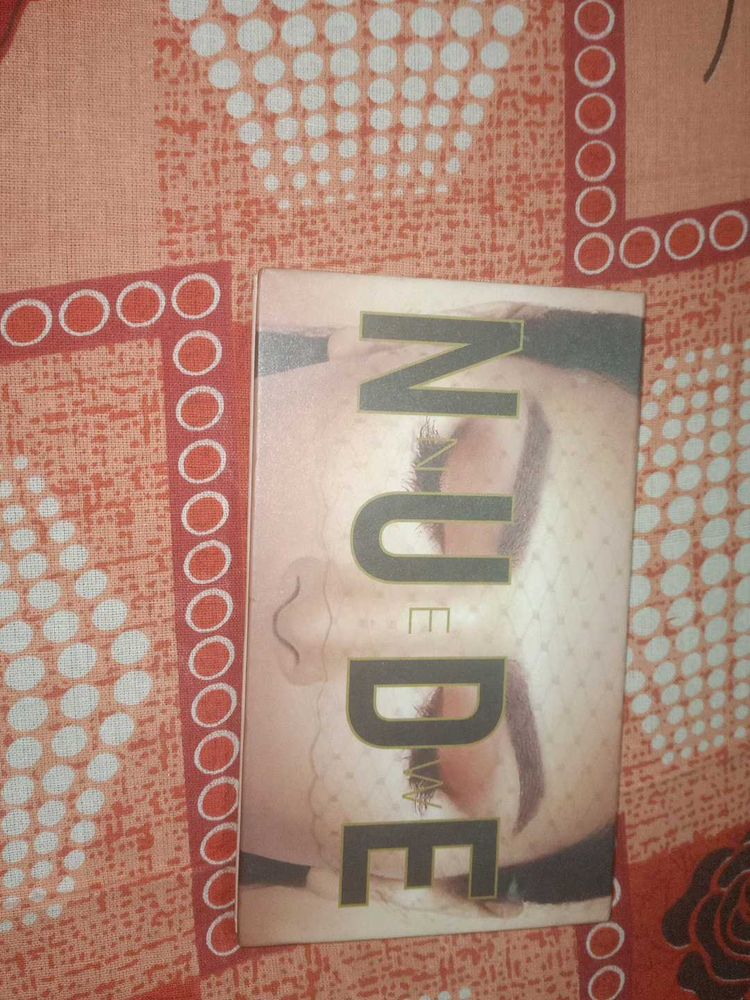 Nude Eyeshadow Palette