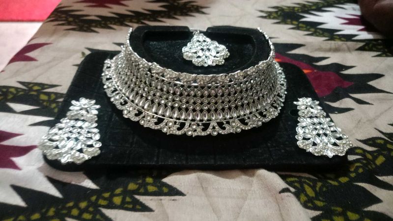 Elegant Silver Choker Set