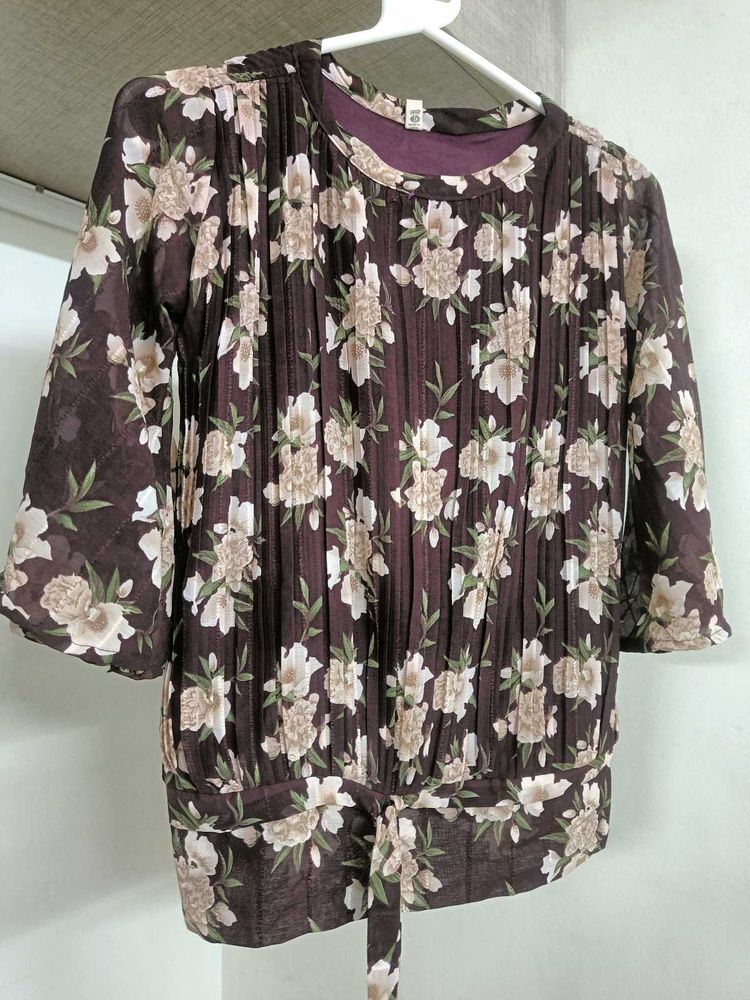 A pretty floral Top