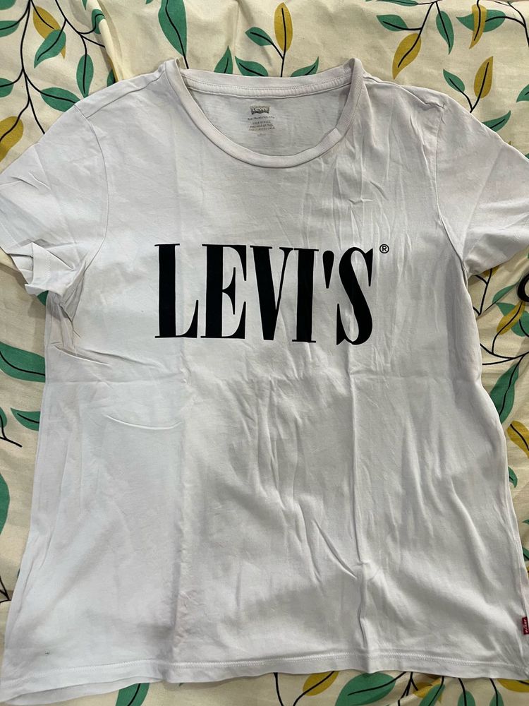 Levi&#39;s Graphic Tee - White
