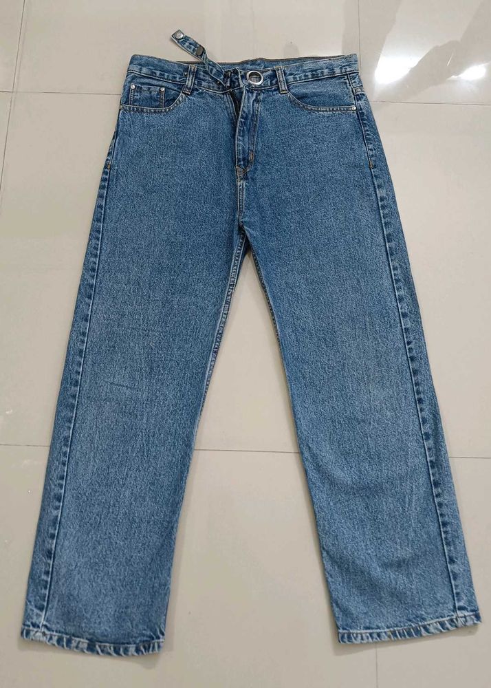 Light Wash Straight Leg Jeans