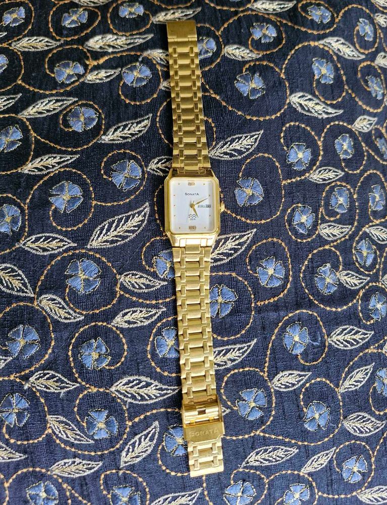 Gold Titan Sonata Men&#39;s Watch