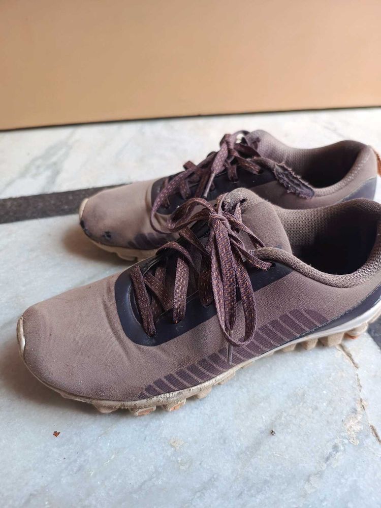 Used Sport Shoes