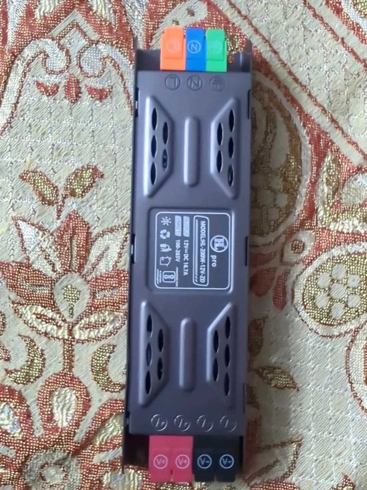 Mobile Accessories 200w 16.7 amp 12v supply