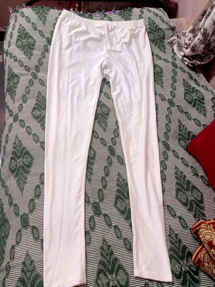 Off White Strachable Leggins